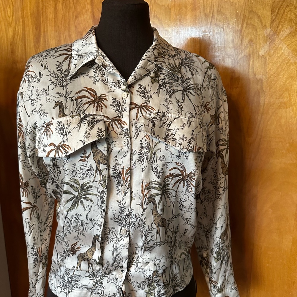 Sara jungle print top